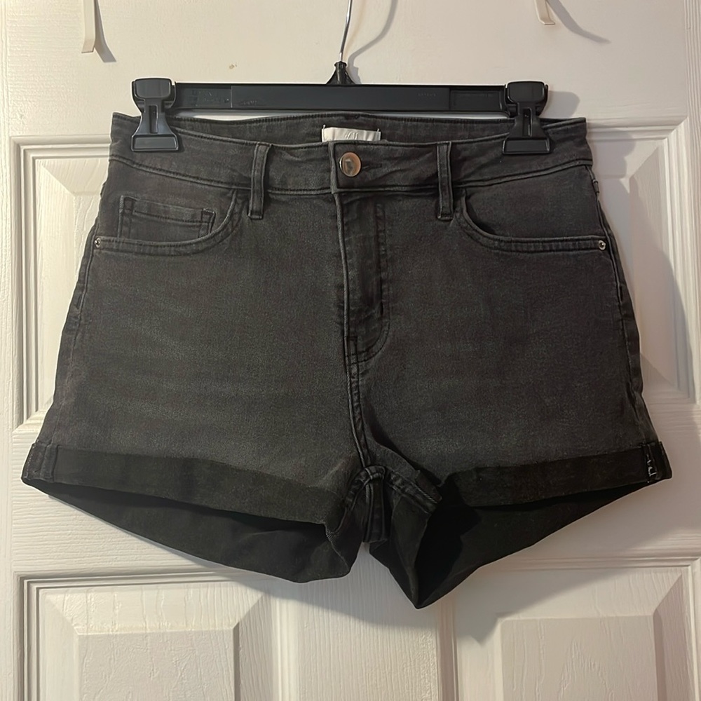 H&M High Waist Black Shorts